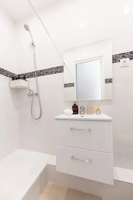 Ferienwohnung T2 Parisien- 1 Min A Pied Du Metro Ligne 13 & 14 Apartment